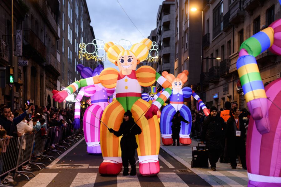 Pasacalle Magic Sisters espectáculo luz