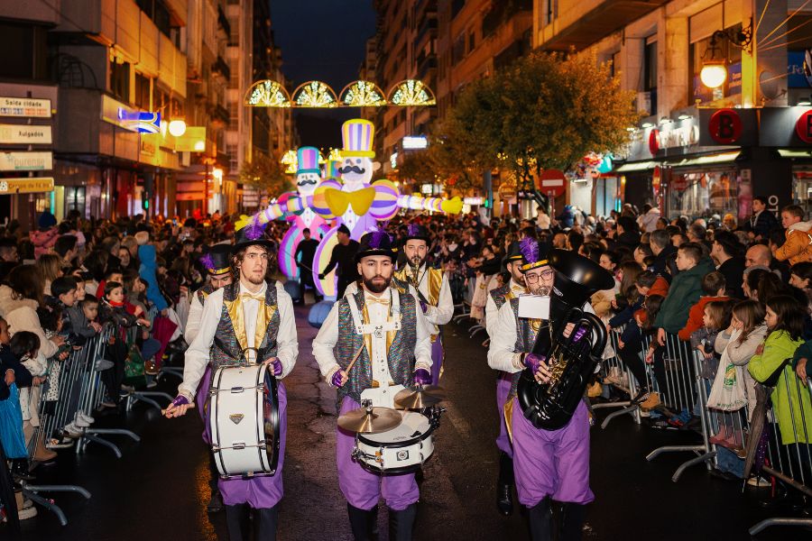 Pasacalle musical The Magic Brothers Big Band espectáculo de calle